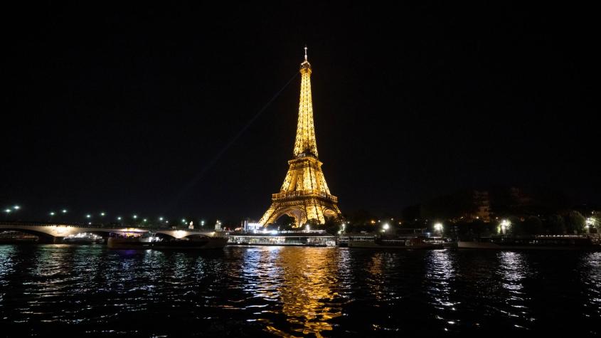 Turista mexicana denuncia violação colectiva perto da Torre Eiffel em