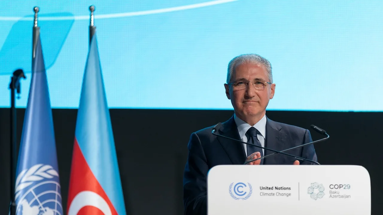 Economia - COP29 define novas regras para o mercado de carbono, criando uma base para a compensação de emissões de CO₂.