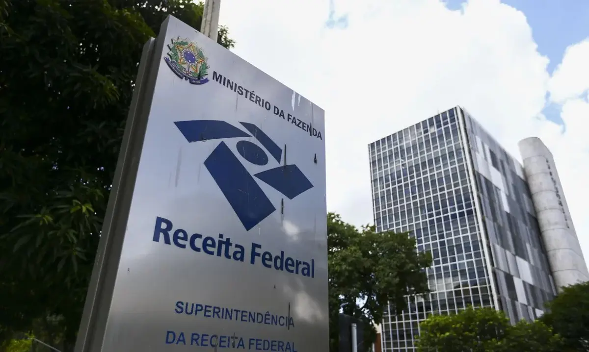 Brasil bloqueia mais de 5.200 sites de apostas ilegais. Receita Federal reforça fiscalização em prol da regulamentação e proteção dos consumidores